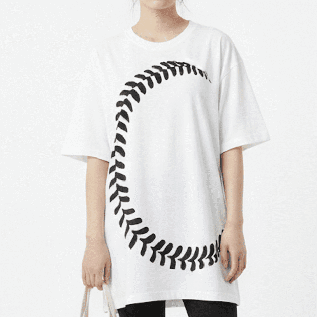 野球のボール縫い目 プリント 5.6オンス Tシャツ